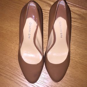 New condition Gianni Bini heels